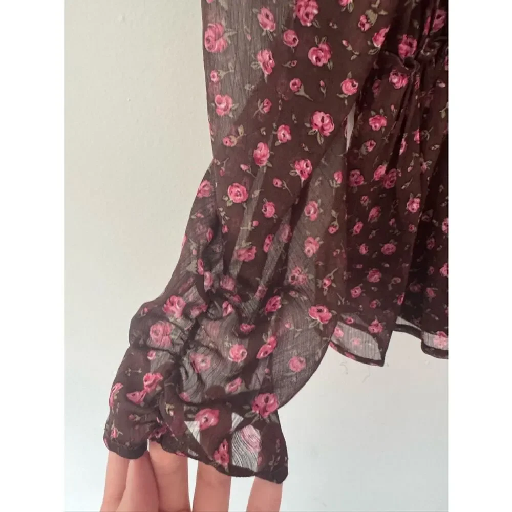 ASTR Floral Peasant Blouse in Brown with Pink Roses Medium